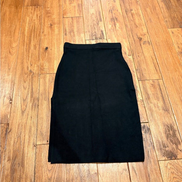 Abercrombie & Fitch Black knit Pencil Skirt with slit - Picture 4 of 8